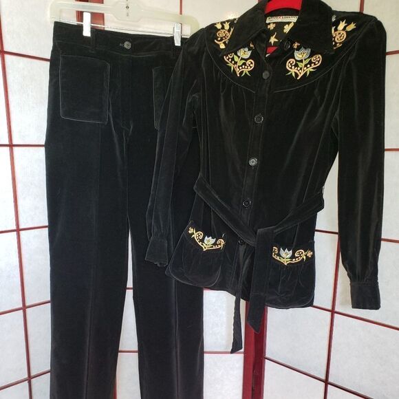 Maximum Imports Velvety Soft Black Embroidered Floral Pants & Jacket Set - Picture 4 of 16